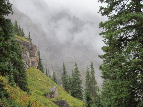 Mist in the mountains, Island Lake Trail